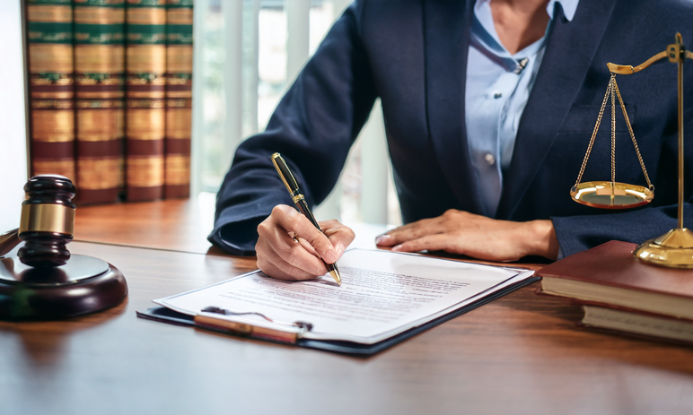 Zespół specjalistów opracowujący procedury ochrony danych i informacji poufnych