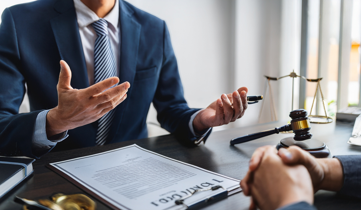 Opiniowanie umów z twórcami